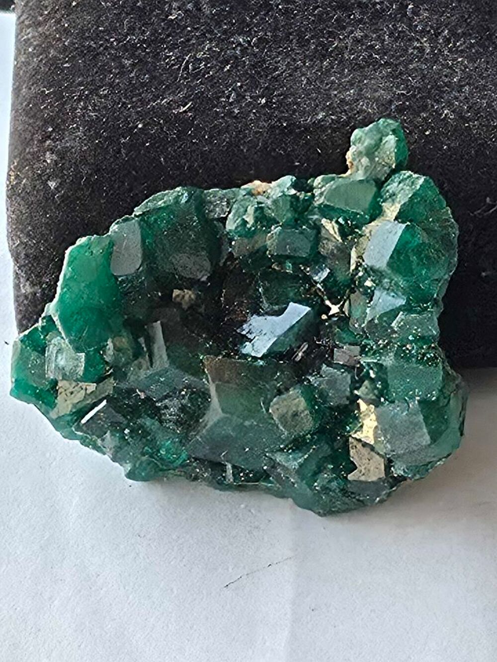 Cristaux de Dioptase Verte sur Matrice (RDC)-17g 