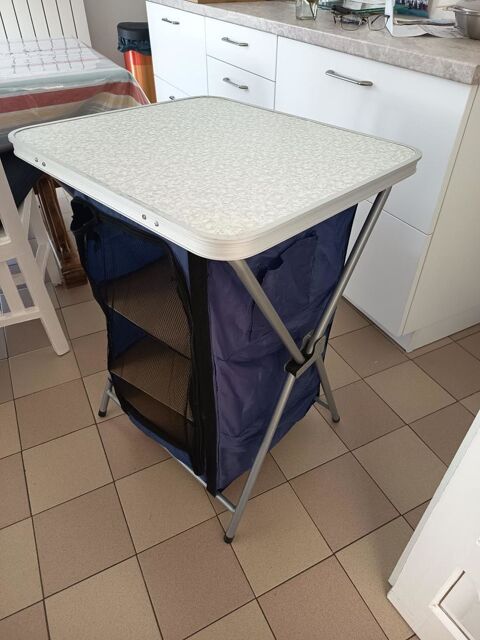 Camping table/rangement Rocroi (08)