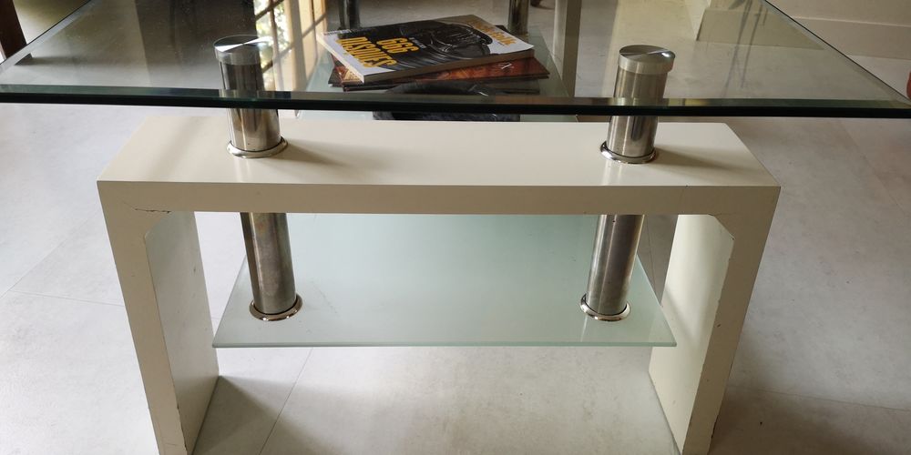Table basse de salon en verre Meubles