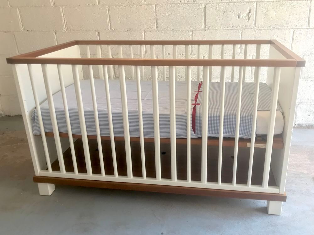 LIT BEB&Eacute; TRANSFORMABLE EN LIT JUNIOR+SOMIER+MATELAS+DRAPS. Mobilier enfants