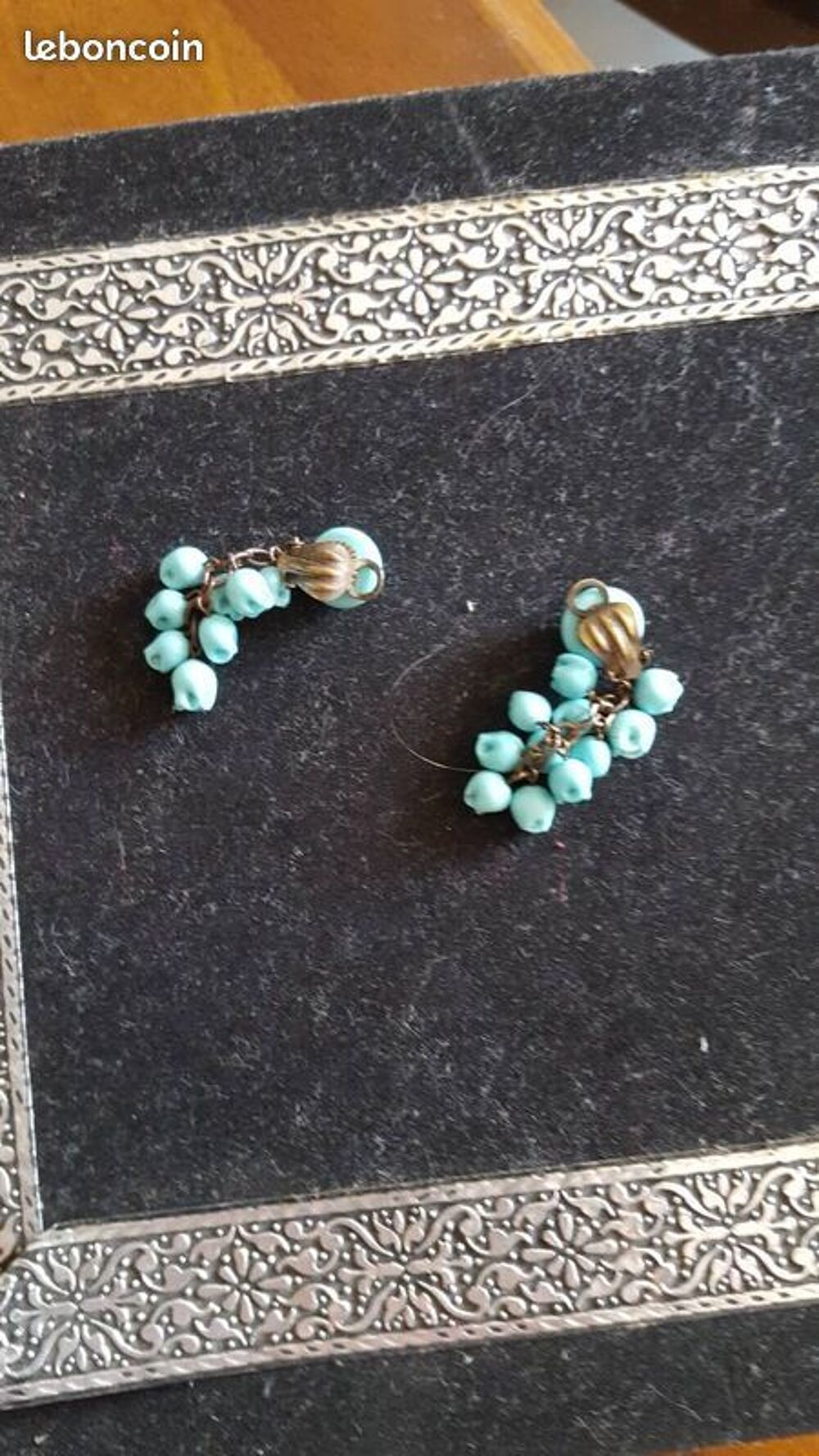 boucles d oreilles vintage ann&eacute;e 60
Bijoux et montres