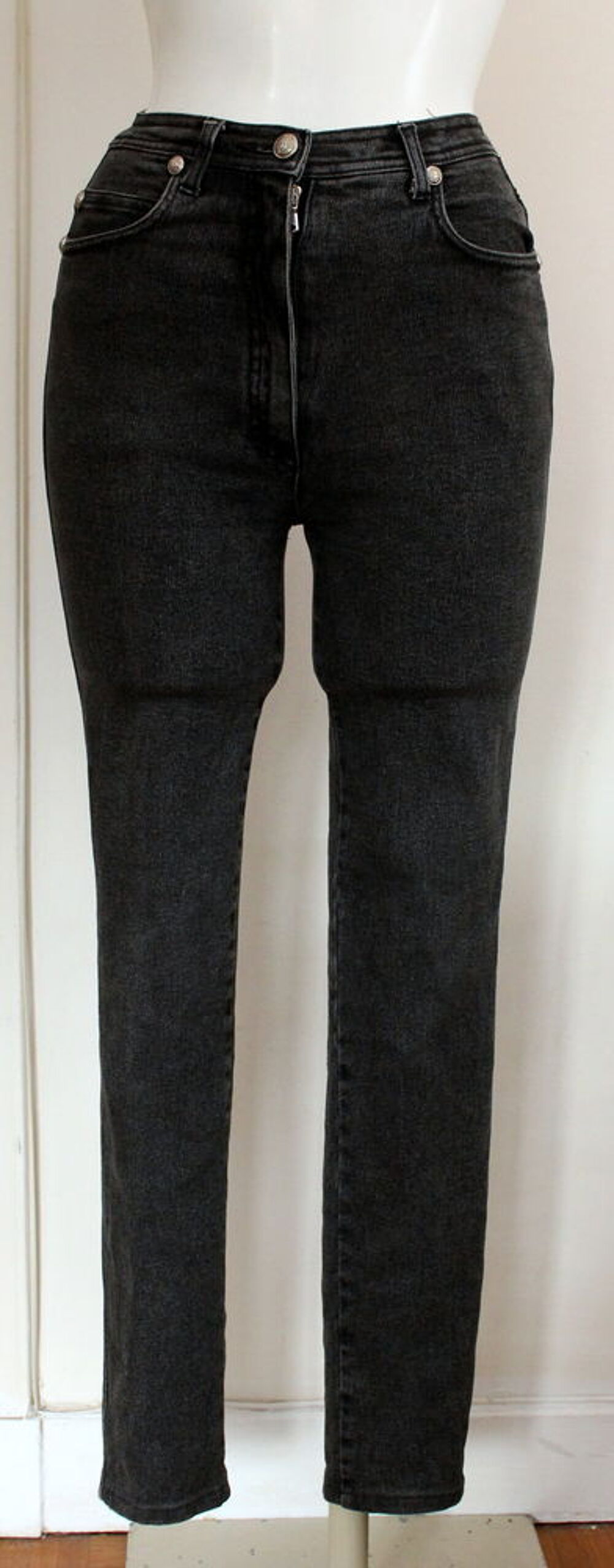 Pantalon jean anthracite GIANNI VERSACE T.36. Fr Vêtements