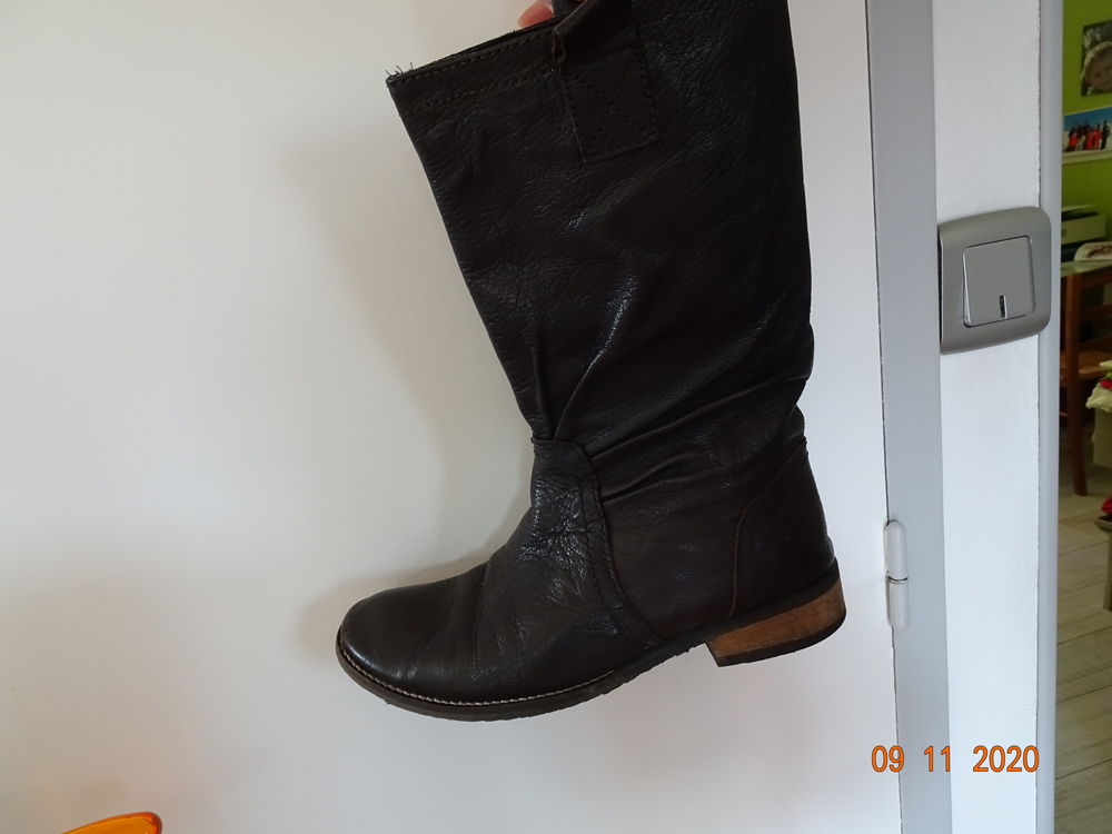 bottes cuir marron T.36 
Chaussures