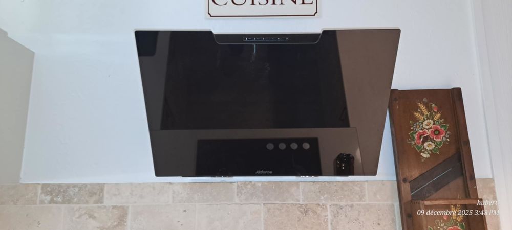 Hotte cuisine inclin&eacute;e Electrom�nager