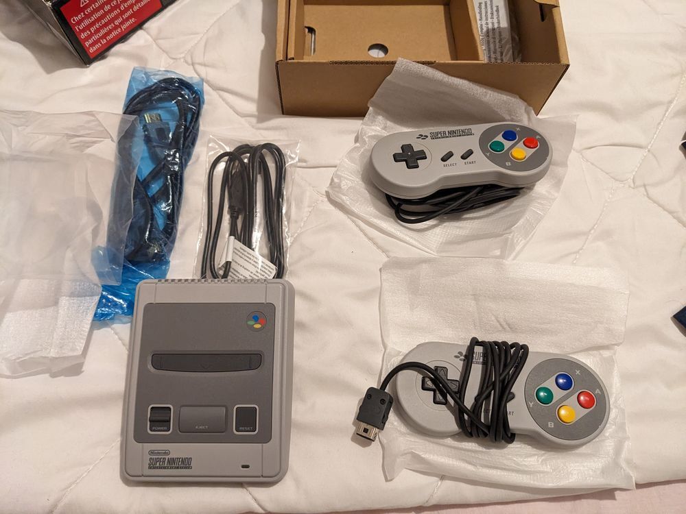 Super Nintendo Mini Consoles et jeux vidéos