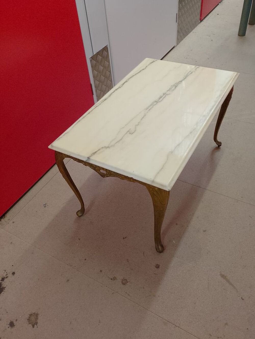 TABLE BASSE, M2TAL DORE ET MARBRE Meubles
