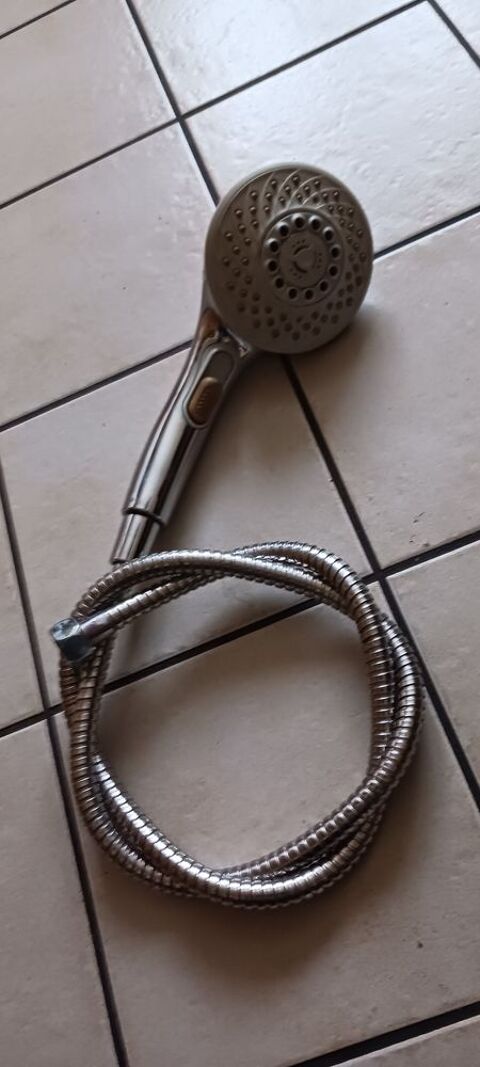 DOUCHETTE POMMEAU DIAMETRE 12 CM  AVEC FLEXIBLE 1 M 20. 4 Fr�vent (62)