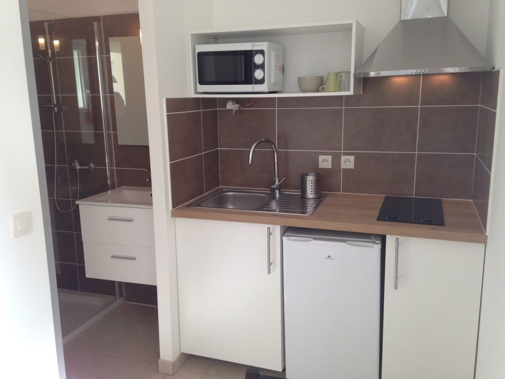 Location Appartement Studio-Meublé: ''Tout Inclus'' (électricité, chauffage, eau, Niort