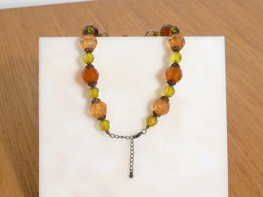 Collier &agrave; Perles en Plastique Rouge Orang&eacute;, Saumon et Jaune Bijoux et montres