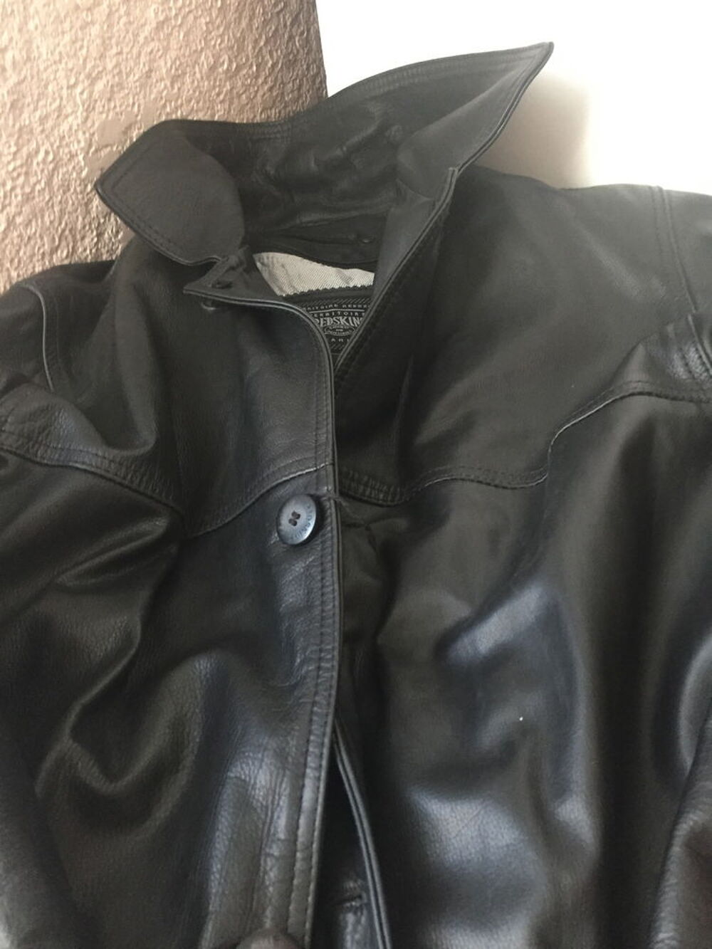 VESTE CUIR HOMME TRES BELLE QUALITE TAILLE XL ( FRANCE 48 )
Vêtements