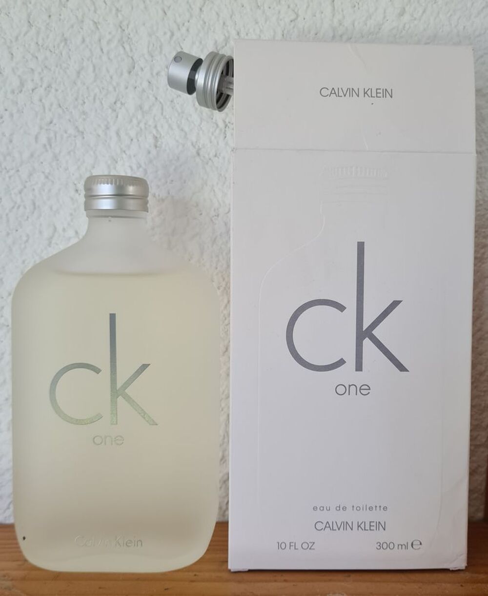 CK one, CALVIN KLEIN Maroquinerie
