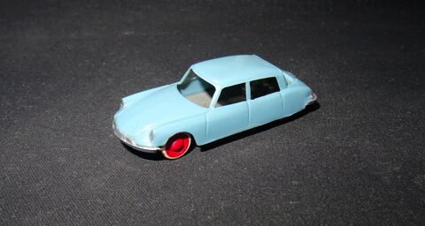 JOUEF MICRO VOITURE Ho CITROEN DS 19 BLEUE 10 Sergines (89)