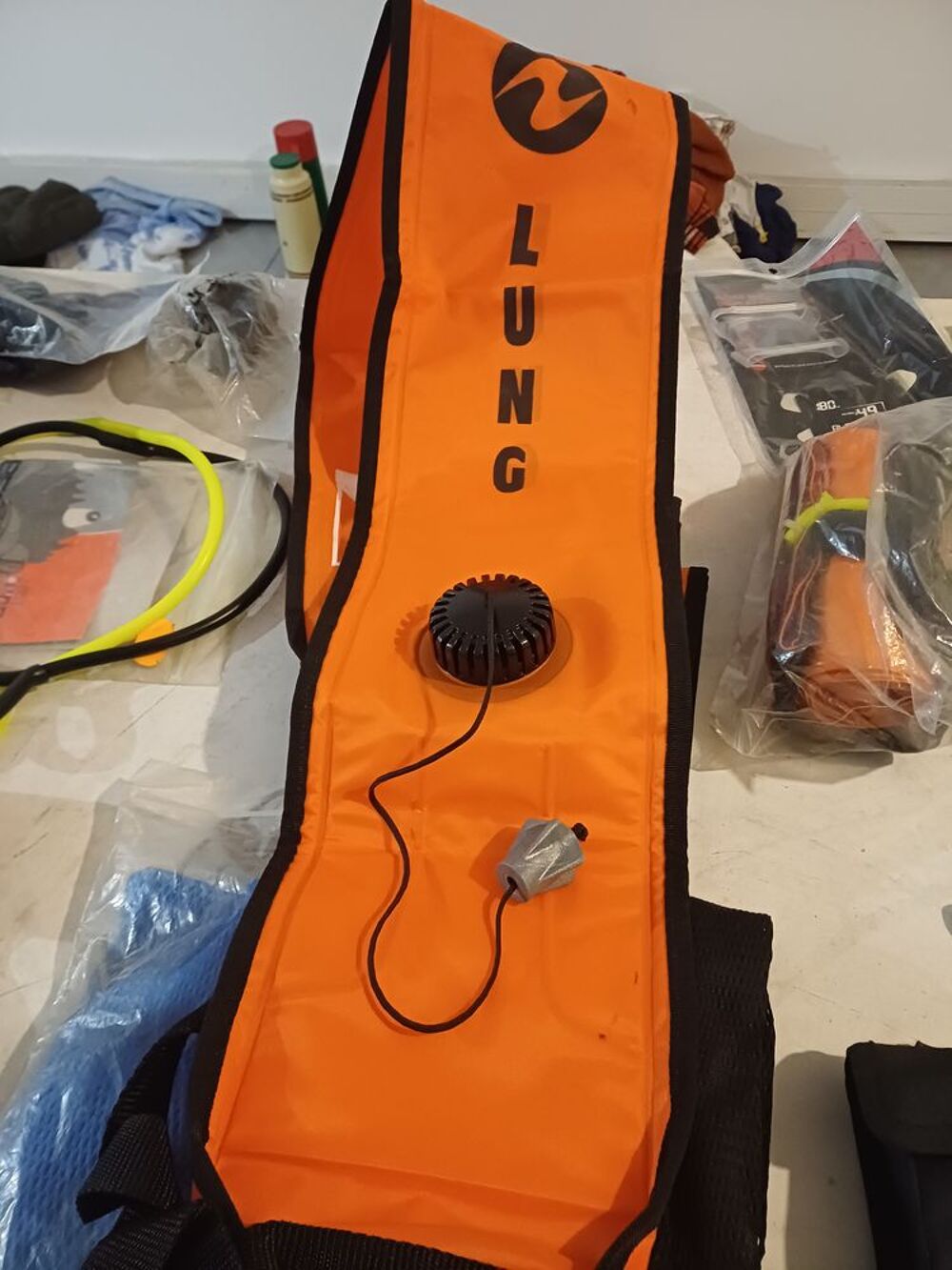 Parachute de signalisation avec soupape anti d&eacute;flation Sports