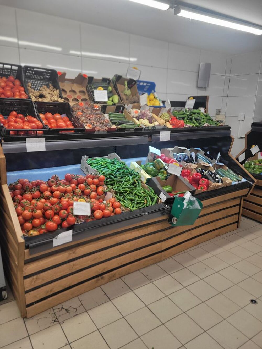 URGENTE ? MEUBLES DE PR&Eacute;SENTATION FRUITS &amp; L&Eacute;GUMES Meubles