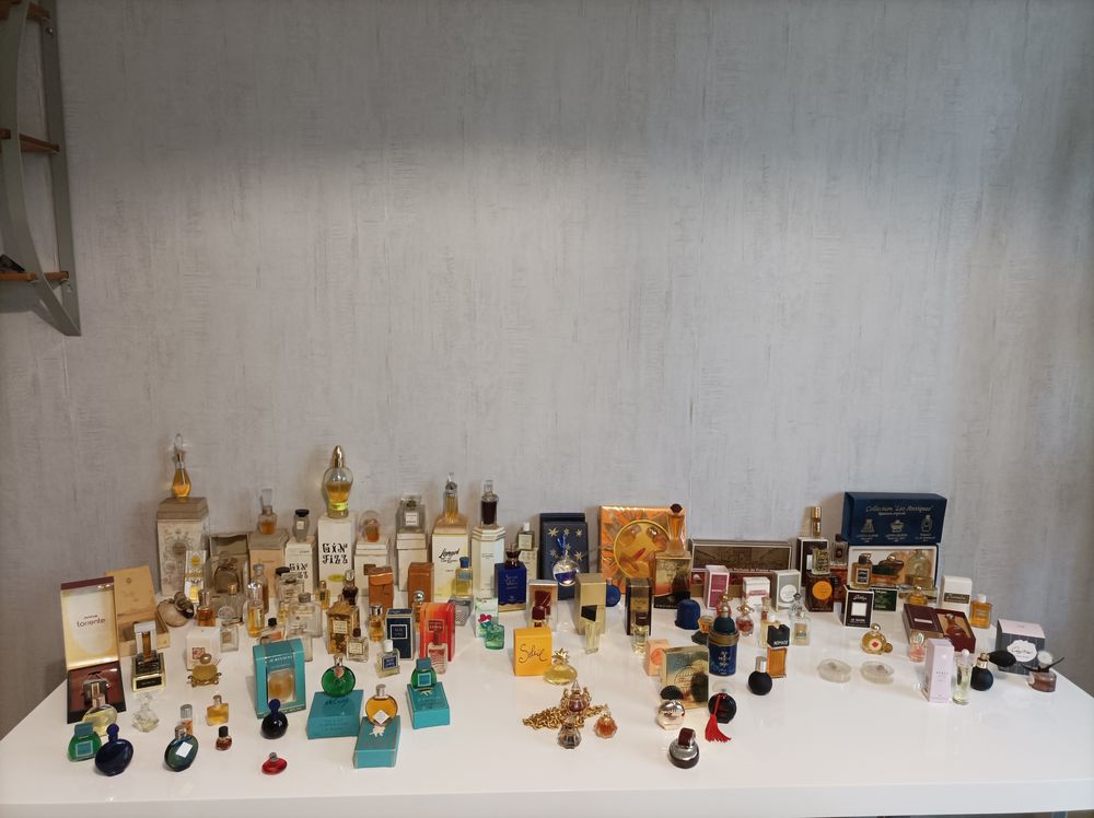 Magnifique+Collection+de+Miniatures+de+Parfums 
