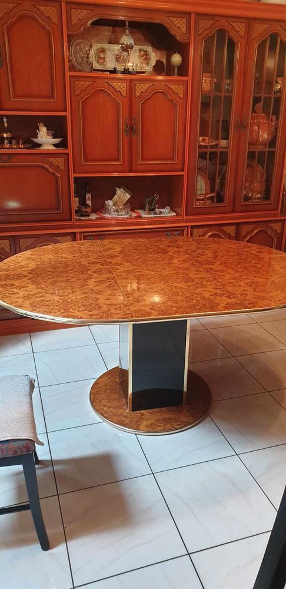 Table &agrave; manger avec rallonge + 4 chaises Meubles