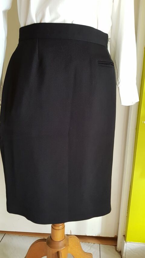 Jupe noire Bruce & Scott (taille 40/42) 14 Saint-Martin-le-Beau (37)