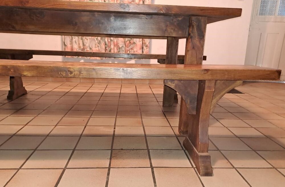 Table 10 personnes et bancs en bois d'orme massif Meubles