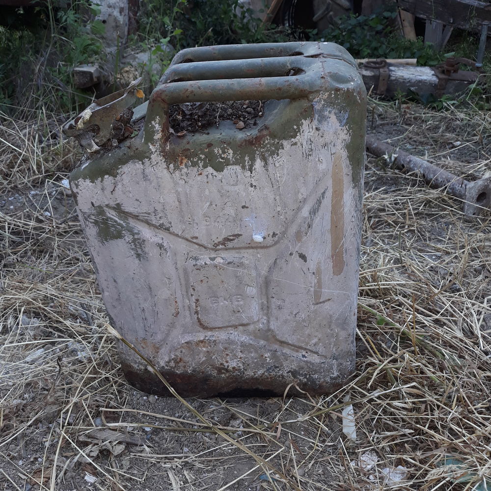 Jerrican 20 L m&eacute;tal Bricolage