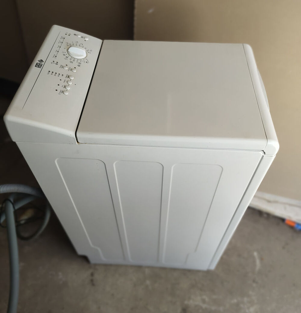 Machine &agrave; laver FAR Model LT510H19W Capacit&eacute; 5.5Kg Electroménager
