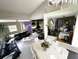  Maison à vendre 10 pièces 302 m²