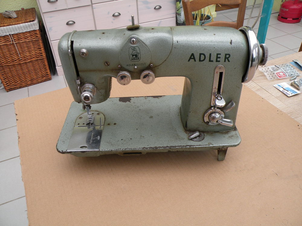 machine &agrave; coudre ancienne Electroménager