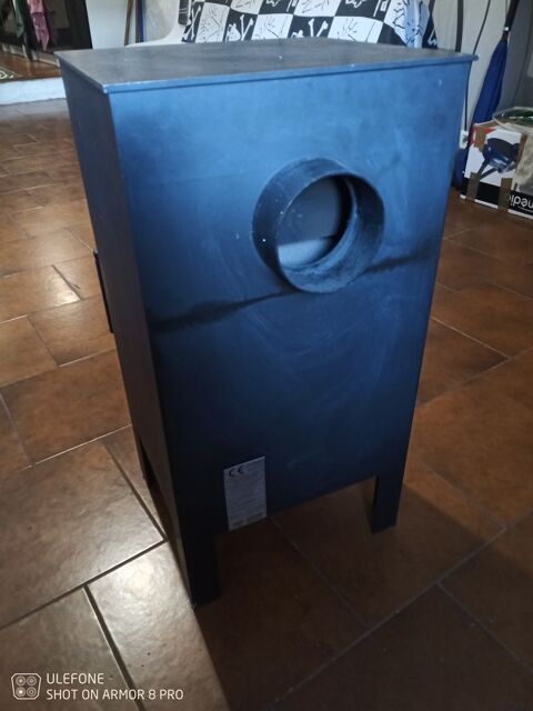 pole a bois en fonte garantie 2 ans 400 Saint-Julien-en-Beauchne (05)