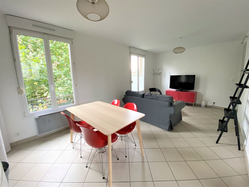 Location Appartement Bel appartement meublé T2 centre-ville 43 m2 dernier étage Reims