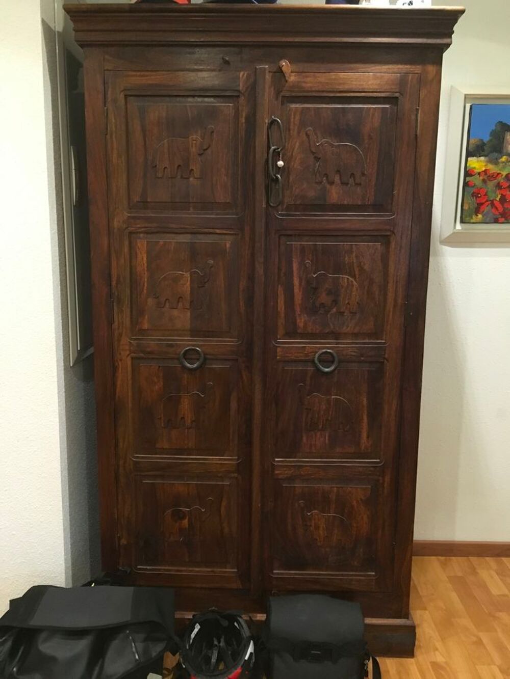 Armoire d'entr&eacute;e en bois design sculpt&eacute;e Meubles