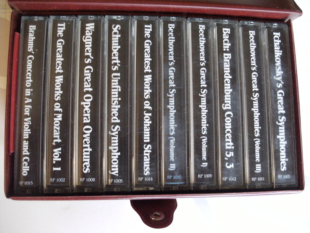 coffret 10 cassettes audio 
Audio et hifi