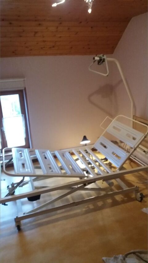 lit medicalis� �lectrique avec t�l�commande
190 Maulde (59)