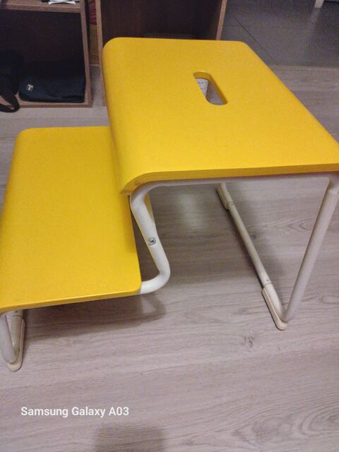 Escabeau IKEA etat neuf de couleurs jaune et blanc 10 Mazamet (81)