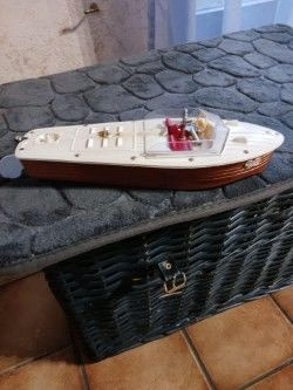 bateau vedette miniature ( 28 cm) en bois ann&eacute;e 1959 Jeux / jouets