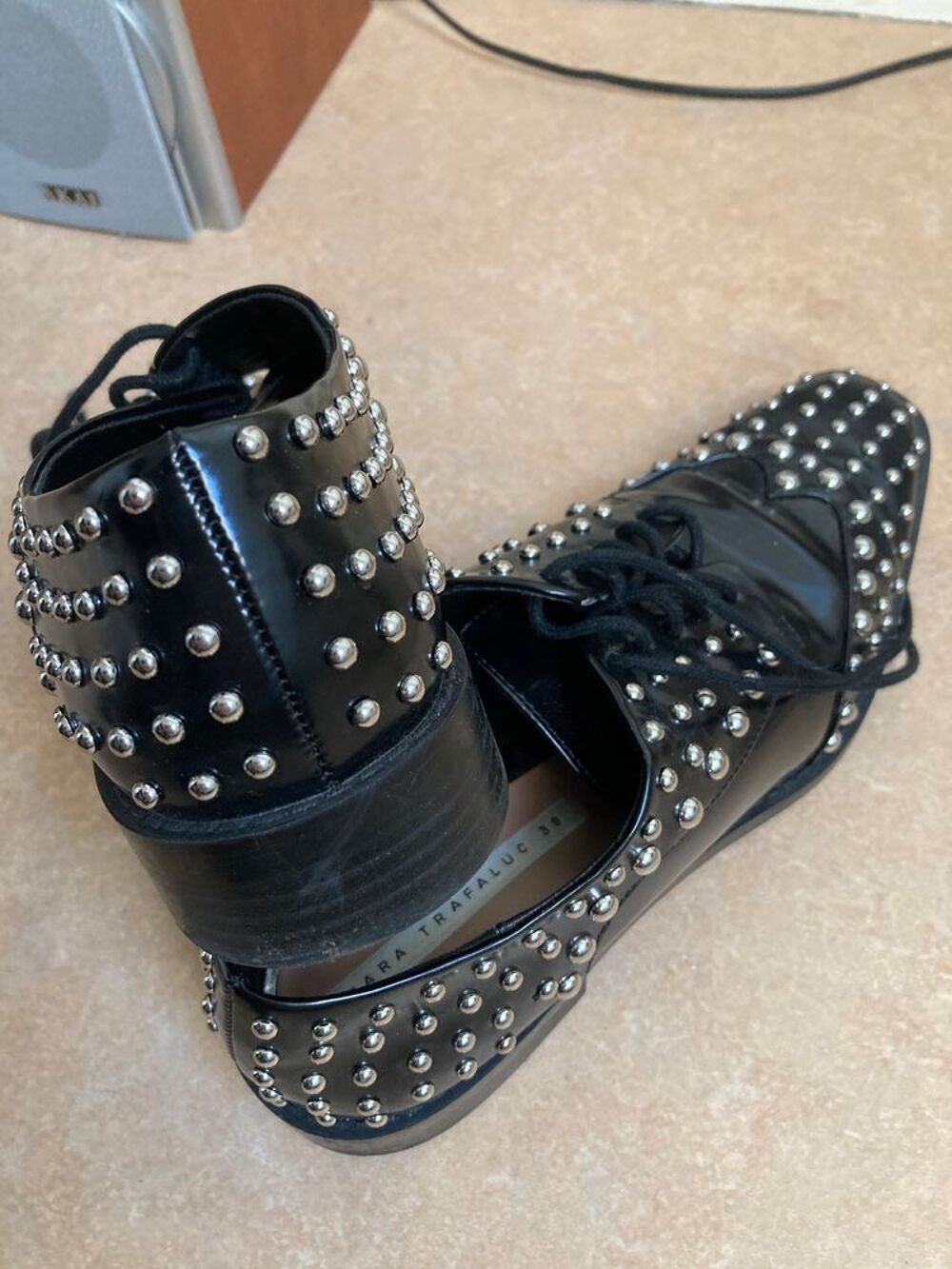 chaussures type Richelieu pour femme de marque Zara Chaussures