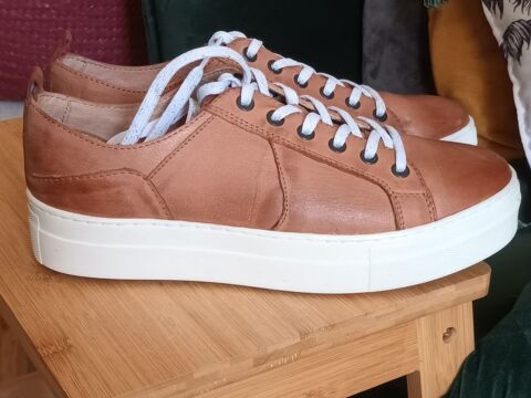 Chaussures cuir neuves P.40 Chambray-lès-Tours (37)