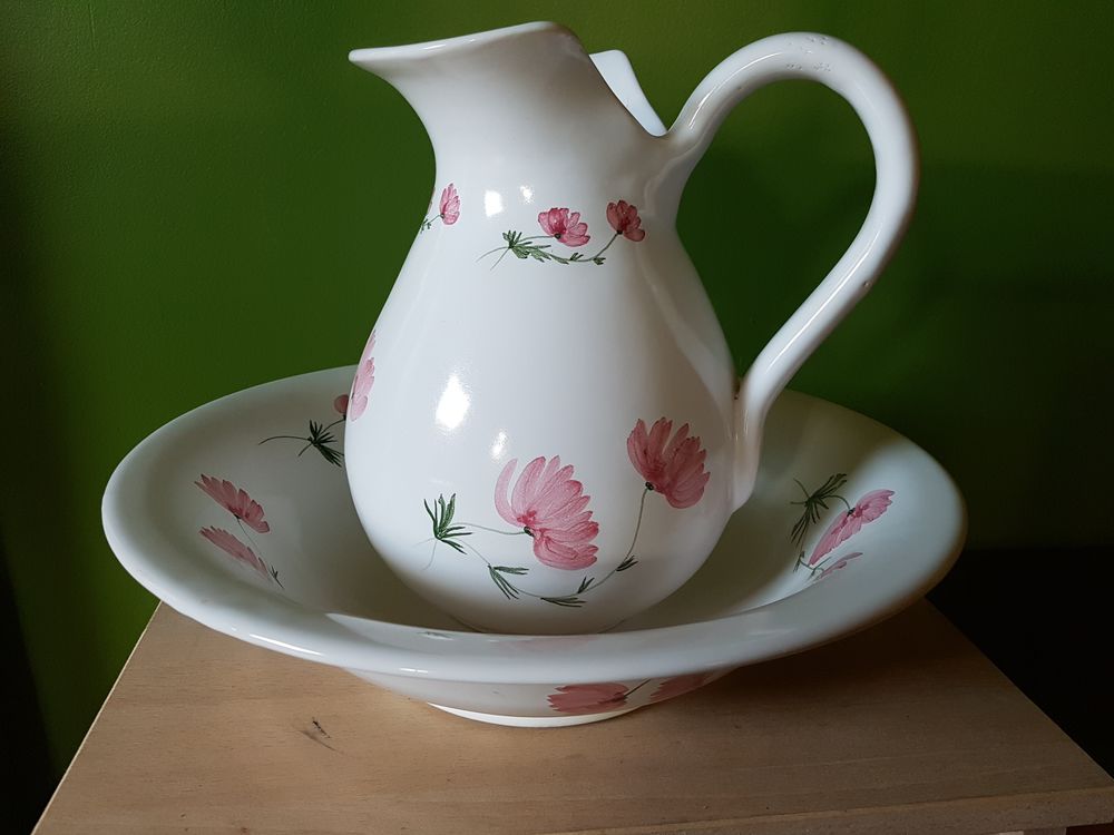 Ensemble de toilette fa&iuml;ence Décoration