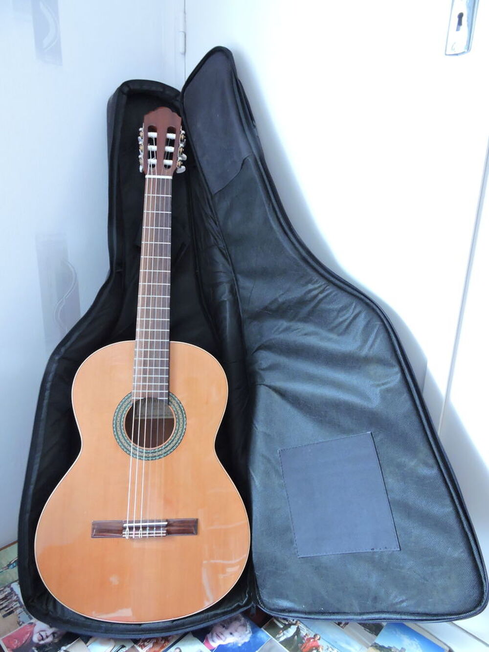 GUITARE CLASSIQUE ALHAMBRA Instruments de musique
