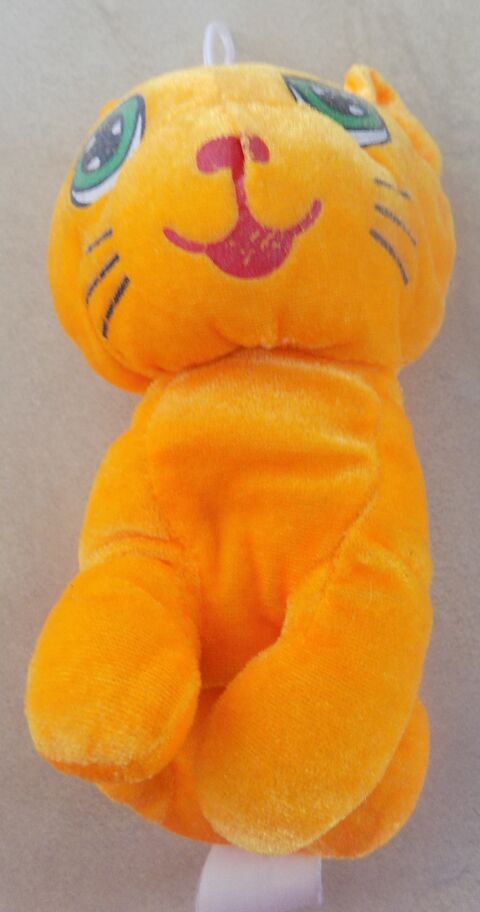 Peluche chat orange fluo 1 La Motte-d'Aveillans (38)