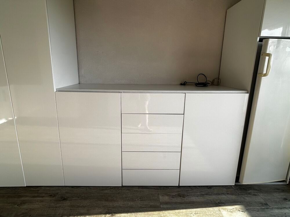 LOT DE MEUBLES- BLANC LAQU&Eacute; Electroménager