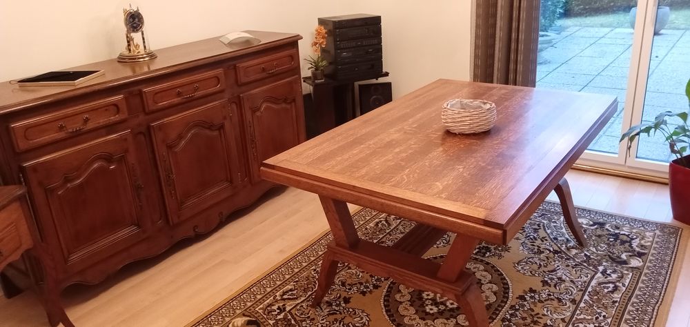 Tr&egrave;s belle salle a mang&eacute; Meubles