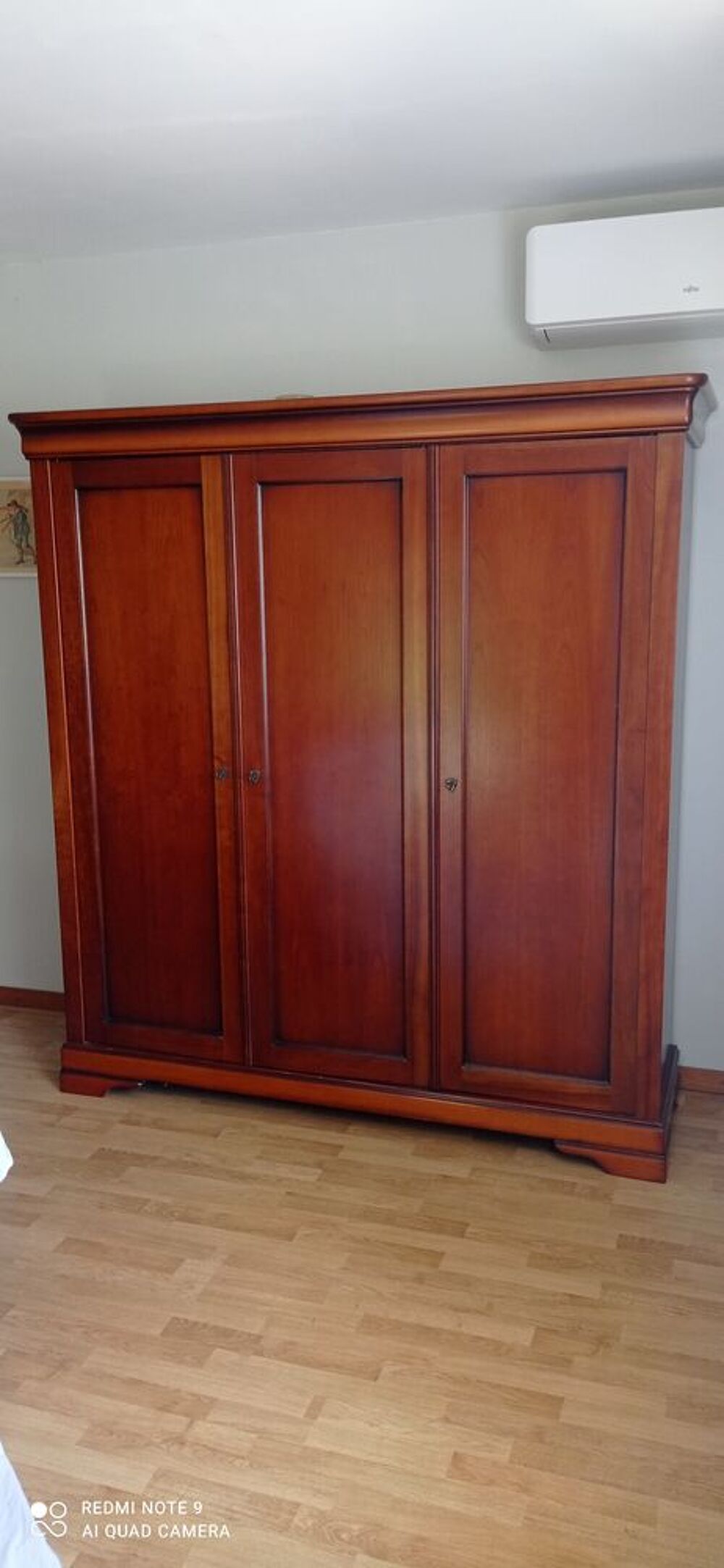 Belle armoire 3 portes Meubles