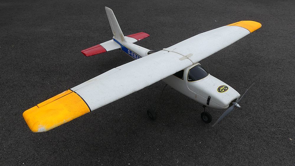 Avion mod&eacute;lisme Magister de Multiplex radio Graupner MC-19 Sports