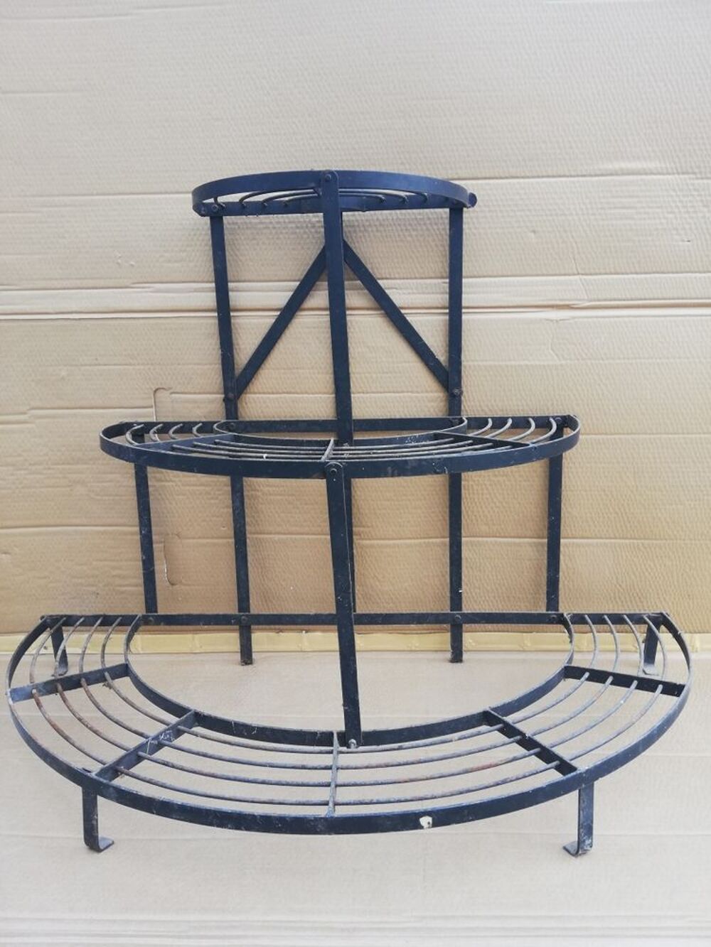 PORTES VASES
Jardin