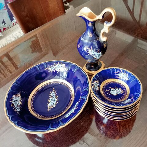 Service en porcelaine bleu roi 20 Saint-Laurs (79)