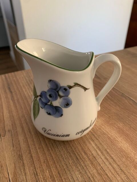 Pot � lait vintage      Elysian garden d' Apilco 12 Saleilles (66)