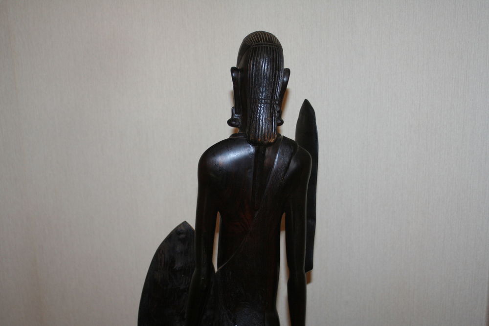 Statue de guerrier masai en &eacute;b&egrave;ne Décoration