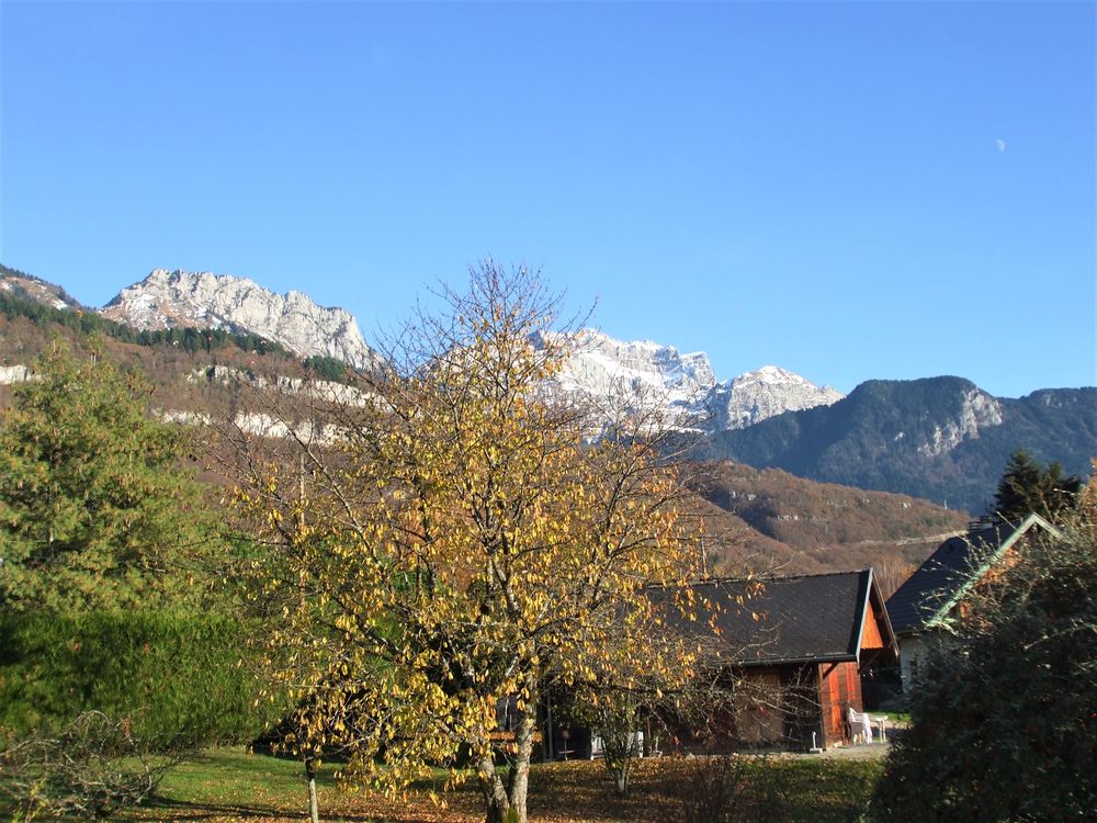 Location Chalet CHALETS 5 km ANNECY LE VIEUX
au mois & à semaine Talloires