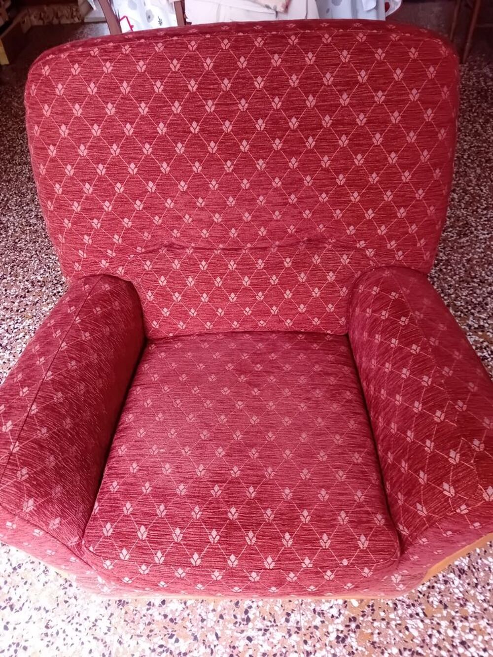 Canap&eacute; et fauteuil assorti tr&egrave;s bon &eacute;tat Meubles
