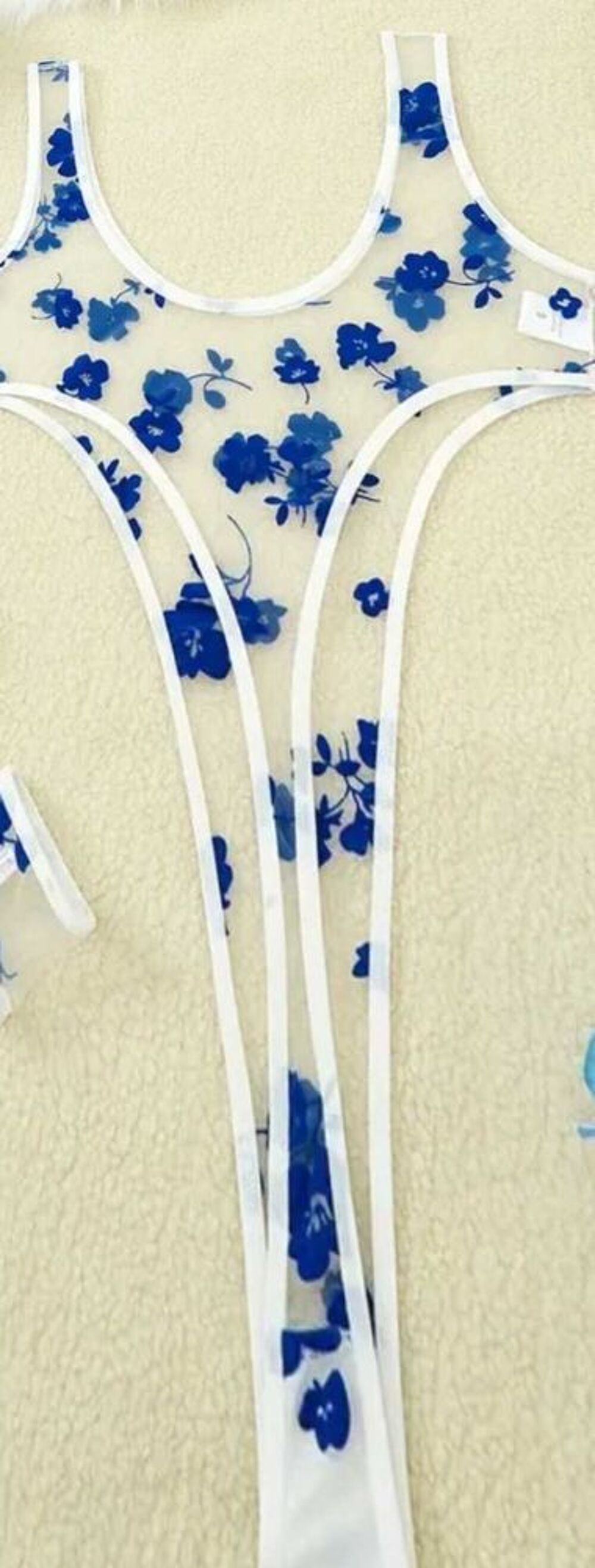 1 body string ultra &eacute;chancr&eacute; Vêtements