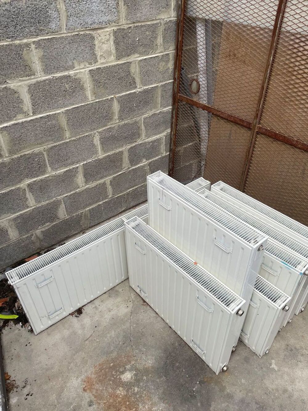 Radiateurs en acier ? Bon &eacute;tat ? Diff&eacute;rents mod&egrave;les Bricolage